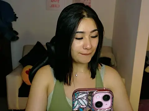 EvelynLeen  online show from 05.21.26