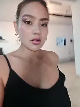 Snapshot of SANDY_QUEEN chatting on 04.14.26 SANDY QUEEN online show from 04.14.26