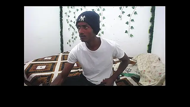 Snapshot of skey_12 chatting on 04.07.26 skey 12 online show from 04.07.26