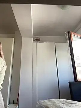 Snapshot of SweetLilTrouble chatting on 04.06.26 SweetLilTrouble online show from 04.06.26