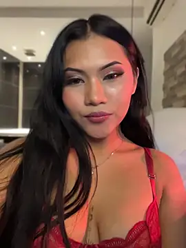 Snapshot of EliseBelmort chatting on 04.11.26 EliseBelmort online show from 04.11.26