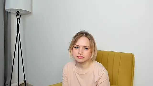 RoxieKaus online show from 04.06.26