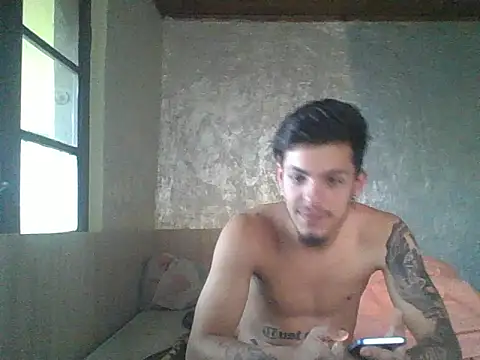 Snapshot of robertmrn112 chatting on 05.29.26 robertmrn112 online show from 05.29.26