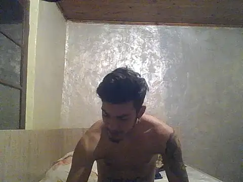 Snapshot of robertmrn112 chatting on 05.30.26 robertmrn112 online show from 05.30.26
