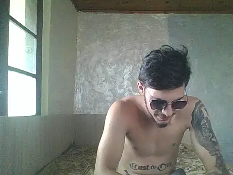 Snapshot of robertmrn112 chatting on 05.31.26 robertmrn112 online show from 05.31.26