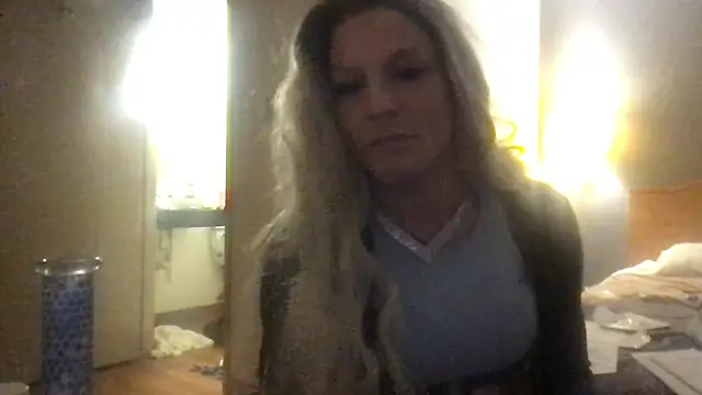 Snapshot of GypsiiCornel chatting on 04.12.26 GypsiiCornel online show from 04.12.26