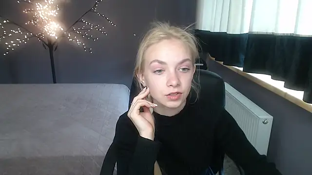 SonnySofia online show from 04.22.26