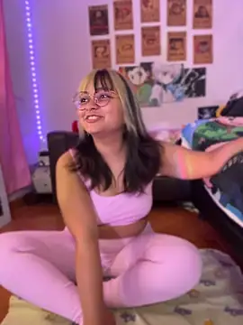 Snapshot of ZoeyDoll_ chatting on 04.10.26 ZoeyDoll online show from 04.10.26