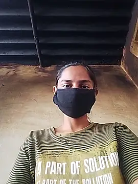 Snapshot of x_priya chatting on 04.08.26 x priya online show from 04.08.26