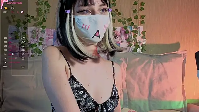 LunaNyanmi online show from 06.08.26