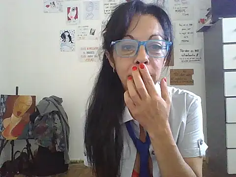 Snapshot of luly_mariposa chatting on 04.25.26 luly mariposa online show from 04.25.26