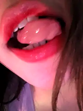 GUGU11211 online show from 04.18.26