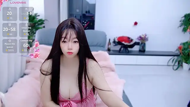 Snapshot of Millin-Mi chatting on 05.12.26 Millin-Mi online show from 05.12.26