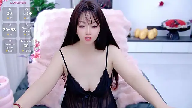 Snapshot of Millin-Mi chatting on 05.16.26 Millin-Mi online show from 05.16.26