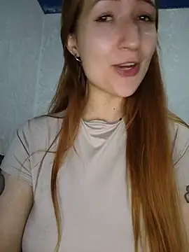 Snapshot of LeonaFox chatting on 05.19.26 LeonaFox online show from 05.19.26