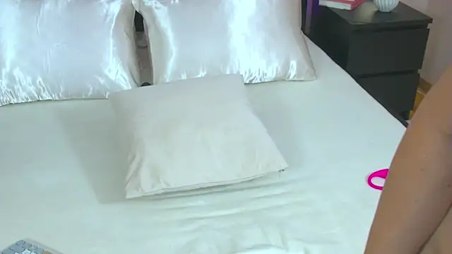 Kaya Bliss online show from 06.13.26