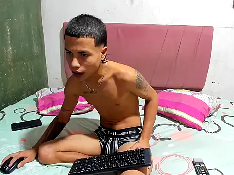 Snapshot of Junior_bebe chatting on 04.27.26 Junior bebe online show from 04.27.26