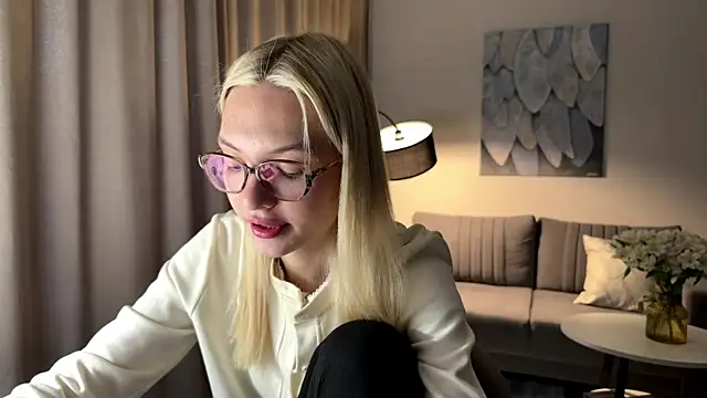 EvelineMolima online show from 04.20.26
