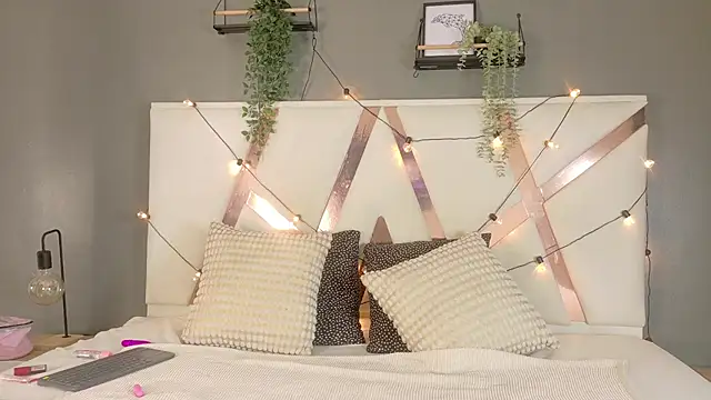 AriannaLux   online show from 04.09.26