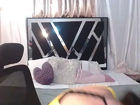 bella gonvill online show from 06.18.26