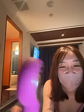 Snapshot of kairaki chatting on 05.26.26 kairaki online show from 05.26.26