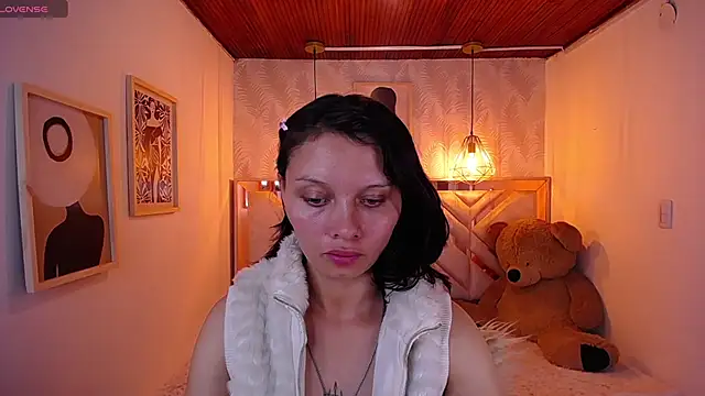 Snapshot of ahmy_ chatting on 04.25.26 ahmy online show from 04.25.26