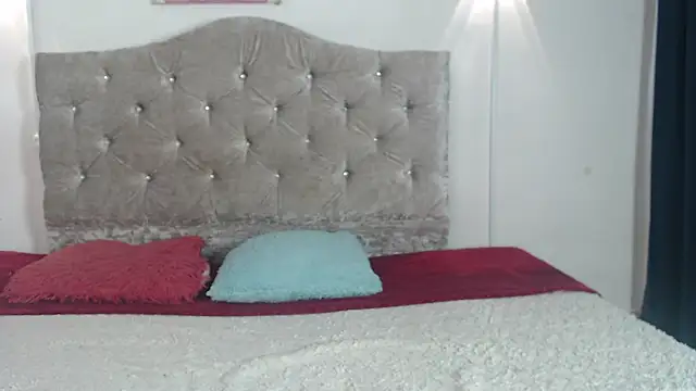 Snapshot of lunakisscs chatting on 04.07.26 lunakisscs online show from 04.07.26