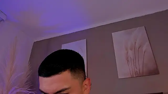 Snapshot of Alexander_Diazz chatting on 06.18.26 Alexander Diazz online show from 06.18.26