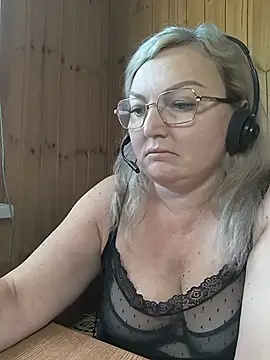 Snapshot of White-Chocolatte chatting on 06.05.26 White-Chocolatte online show from 06.05.26