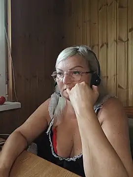 Snapshot of White-Chocolatte chatting on 06.15.26 White-Chocolatte online show from 06.15.26
