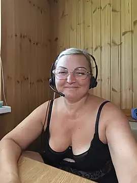 Snapshot of White-Chocolatte chatting on 06.22.26 White-Chocolatte online show from 06.22.26