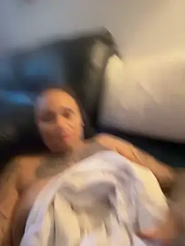 Snapshot of HbkOrLuvMe chatting on 04.10.26 HbkOrLuvMe online show from 04.10.26