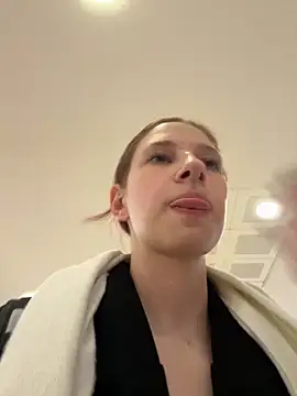 michelle lovique online show from 04.25.26