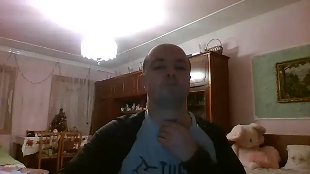 Snapshot of Luceriusbigass chatting on 12.06.24 Luceriusbigass online show from 12.06.24