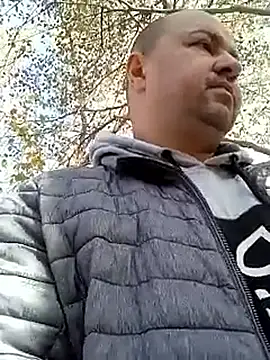 Snapshot of Luceriusbigass chatting on 10.22.25 Luceriusbigass online show from 10.22.25