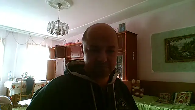 Snapshot of Luceriusbigass chatting on 12.14.25 Luceriusbigass online show from 12.14.25