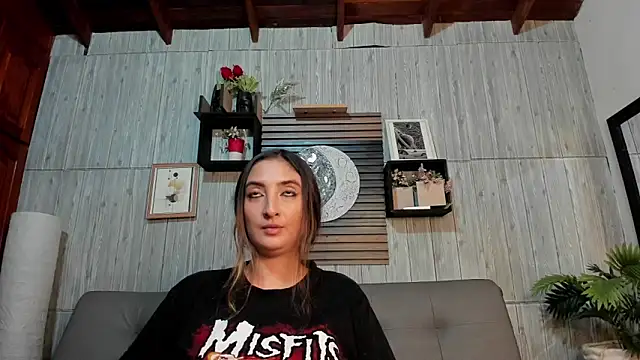 Snapshot of Alucarda666 chatting on 06.21.26 Alucarda666 online show from 06.21.26