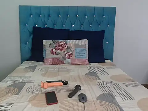 YourWifeyLily online show from 05.07.26