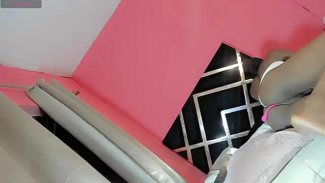 liyenpain01  online show from 04.11.26