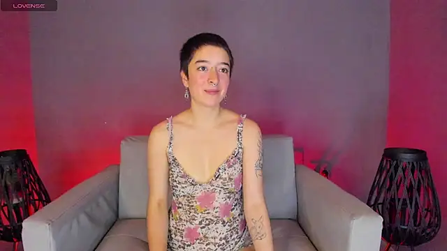 Snapshot of Atheena__ chatting on 04.14.26 Atheena online show from 04.14.26