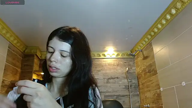 Snapshot of Sophie_Copers chatting on 04.21.26 Sophie Copers online show from 04.21.26