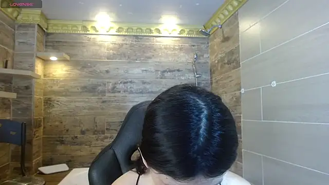 Snapshot of Sophie_Copers chatting on 04.25.26 Sophie Copers online show from 04.25.26