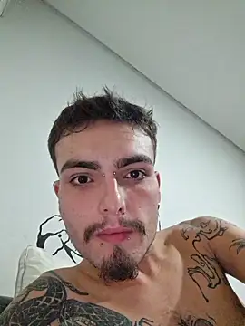 Snapshot of Wllwk12 chatting on 04.08.26 Wllwk12 online show from 04.08.26