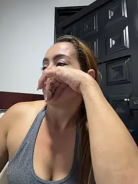 Natigoonzalez online show from 05.06.26