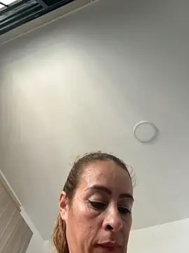 Natigoonzalez online show from 06.04.26