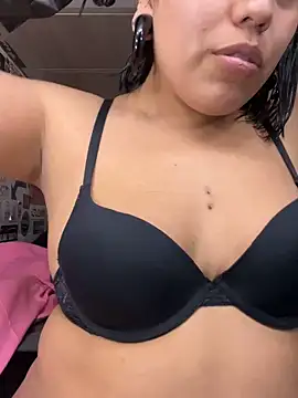 Snapshot of babypixxie chatting on 04.15.26 babypixxie online show from 04.15.26