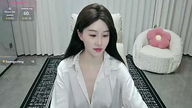 Snapshot of LUNYI-CC chatting on 06.30.26 LUNYI-CC online show from 06.30.26
