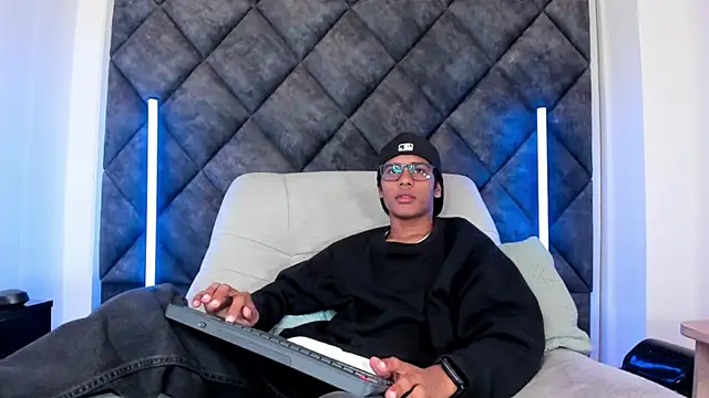 LiamKron online show from 05.12.26