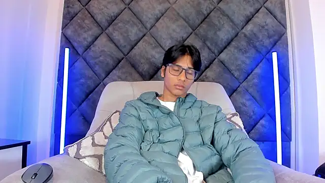 Snapshot of LiamKron chatting on 06.04.26 LiamKron online show from 06.04.26