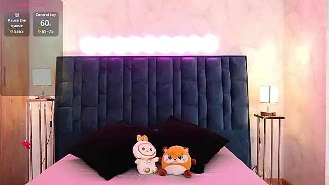 NicoleeNash online show from 04.23.26